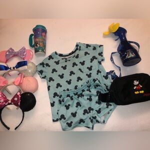 Disney World bundle size 6 (kids) pajamas, four pairs of Minnie ears, Fanny pack